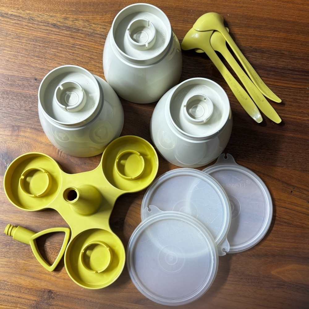 Tupperware vintage harvest gold condiment caddy with lids and spoons - Picture 7 of 12